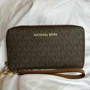 Michael Kors Large Logo Continental Wallet
